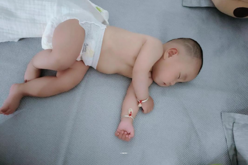 睢县3个月宝宝怎么抱